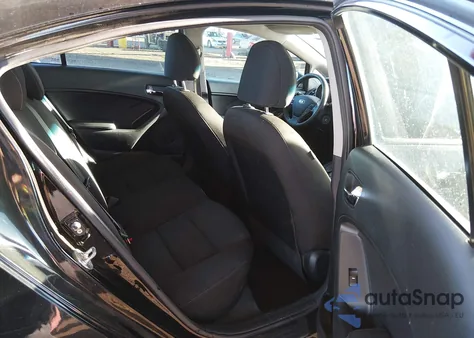 2016 Kia Forte Lx z USA, uszkodzony, nr VIN KNAFK4A64G5520596